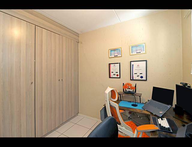 2 BEDROOM APARTMENT FOR SALE IN PAULSHOF